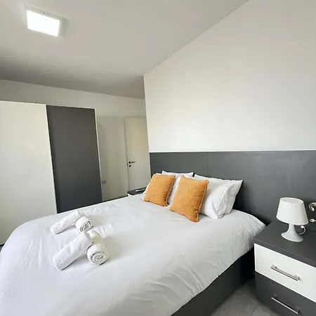 Swieqi Modern 3 Bdr Flat By Pmi Malta Apartment