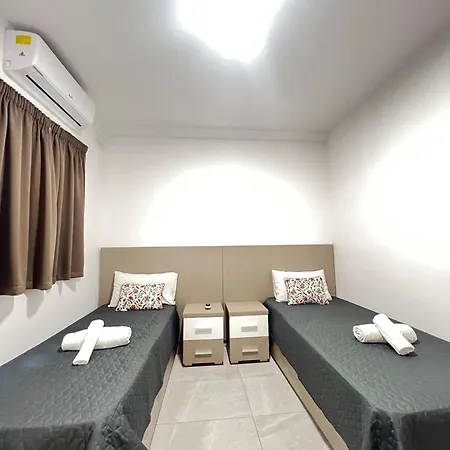 Apartment Swieqi Modern 3 Bdr Flat By Pmi Malta *