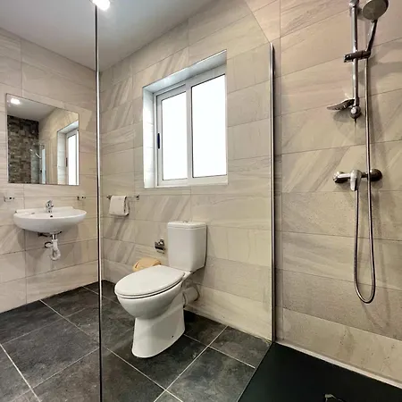 Apartment Swieqi Modern 3 Bdr Flat By Pmi Malta *